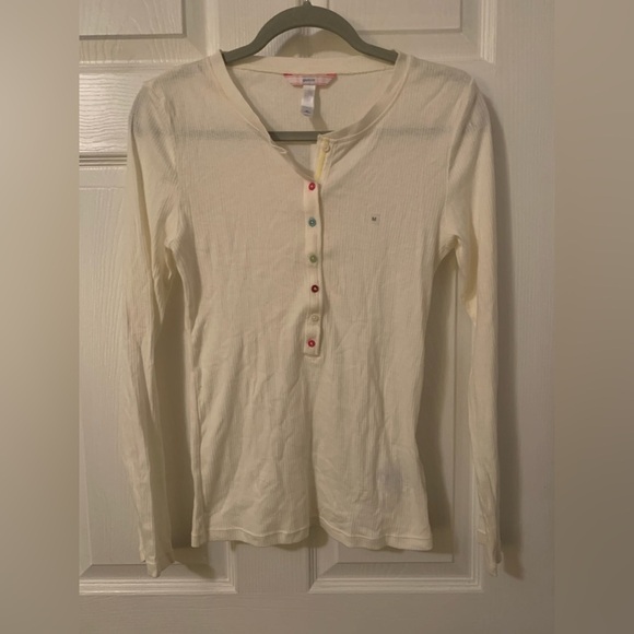 Gapbody Henley NWT - Size Medium - cream with different colors of buttons - Picture 1 of 4